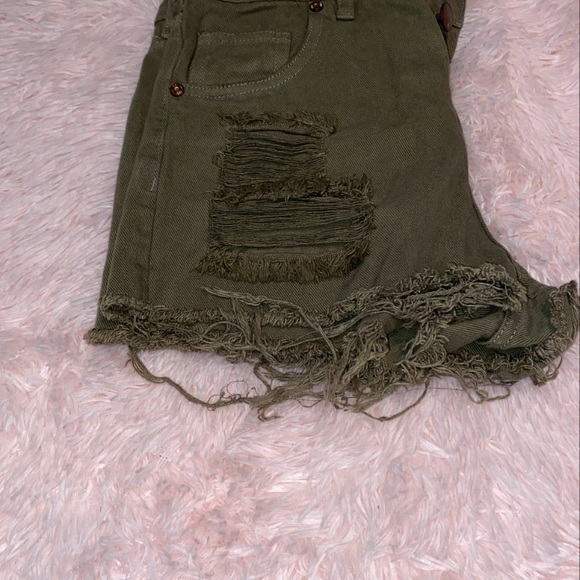Distressed Shorts - Picture 5 of 6